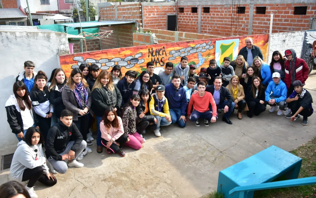 Chicos del programa «Envión» comenzaron a preparar una transmisión radial