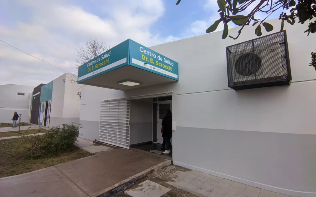 Andrés Watson presentó el edificio renovado  del Centro de Salud del barrio Km. 26700