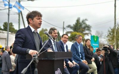 Efusivo discurso de Axel Kicillof contra Javier Milei en Varela: “Es hijo de las privatizaciones, más casta no se consigue”