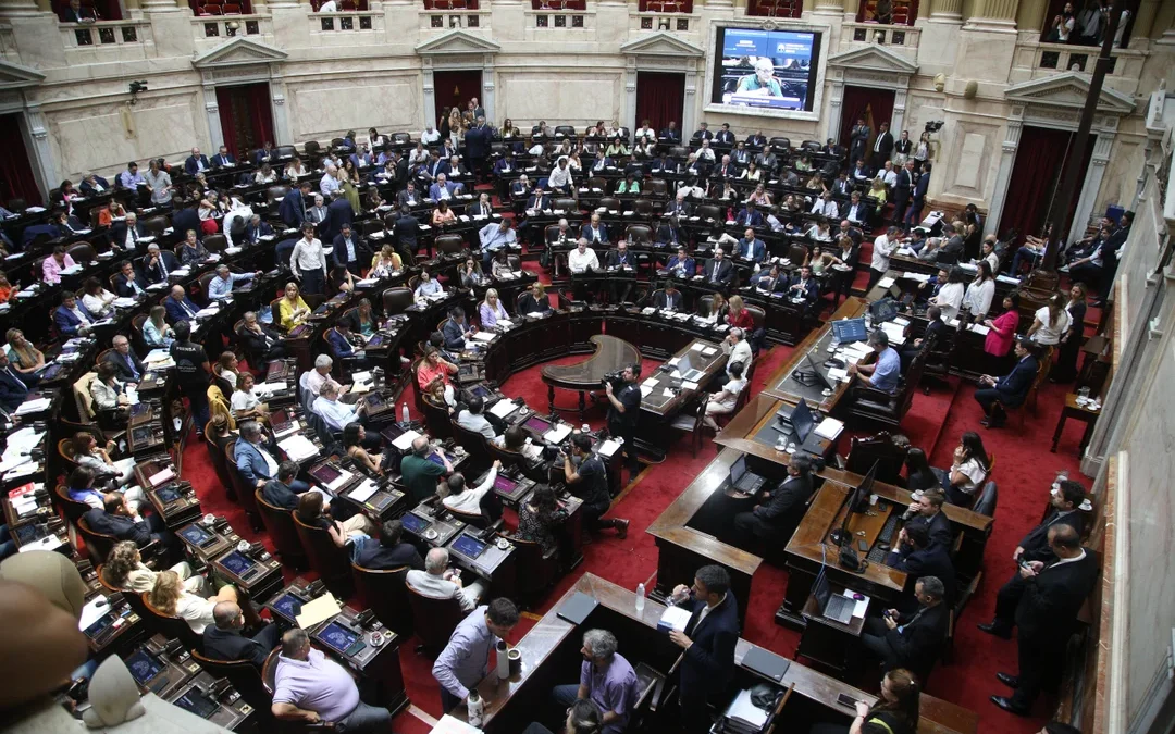 Diputados retomó el debate de la Ley Ómnibus y el oficialismo espera lograr su aprobación