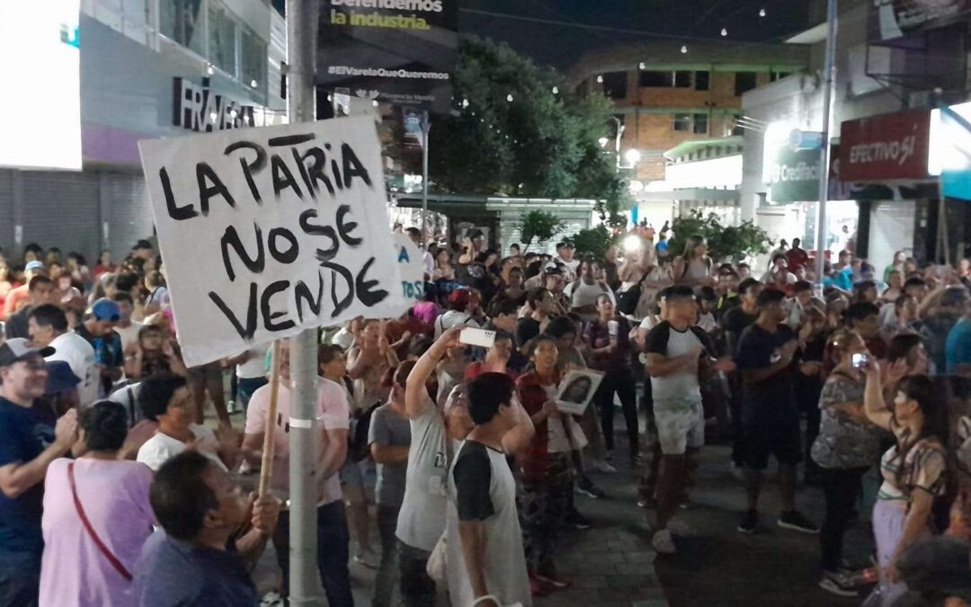El Movimiento Evita de Varela caceroleó contra el discurso de Milei