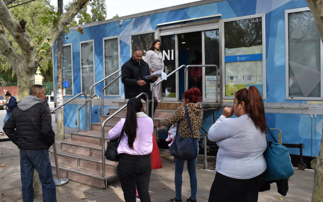 El Tráiler del Registro Nacional de las Personas continúa en la plaza San Juan Bautista
