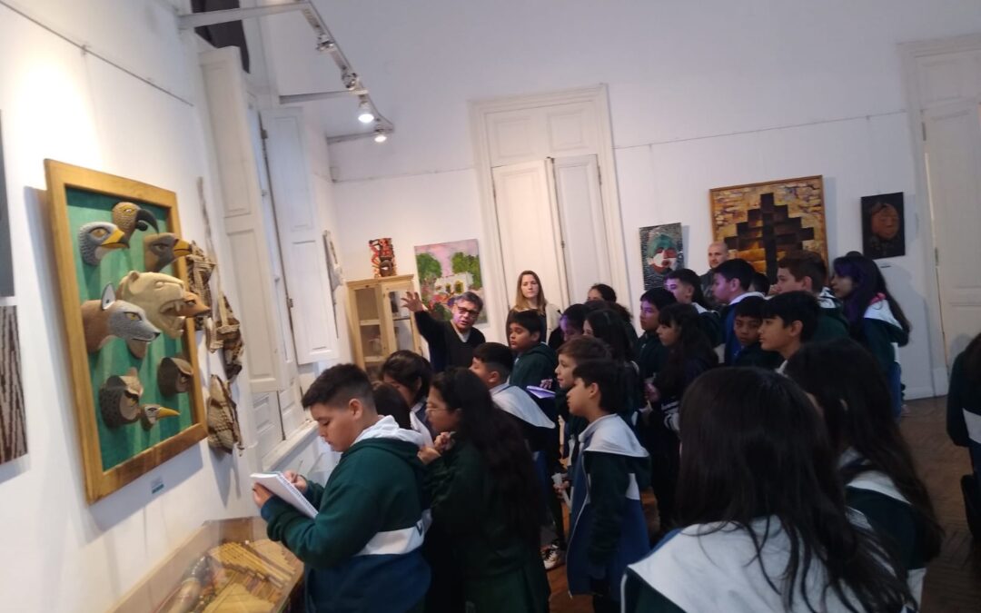 Estudiantes descubrieron diversos aspectos de la historia nacional en el museo local
