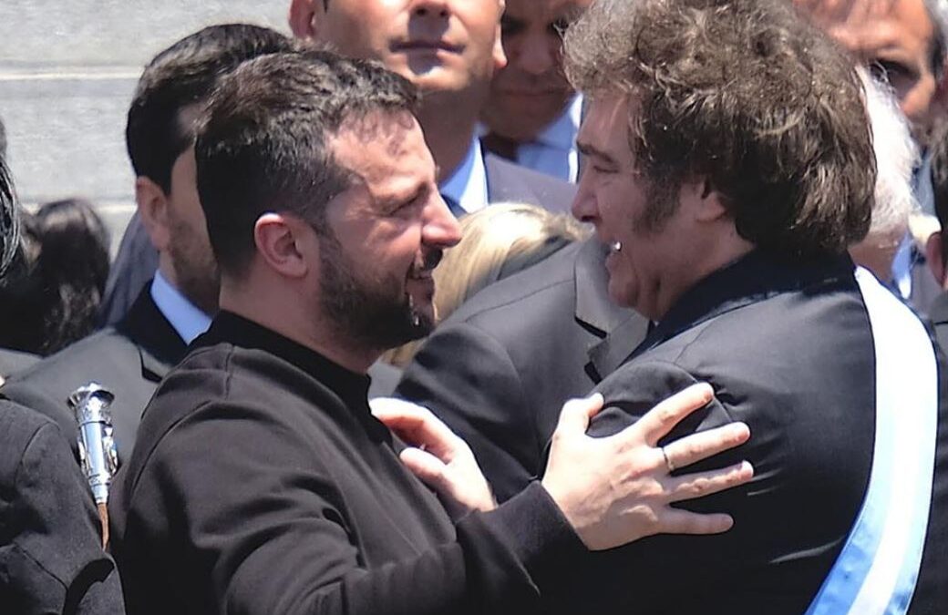 Javier Milei: «Está entre llevar a la  argentina a la guerra con Rusia  y el derrumbe de la economía real»
