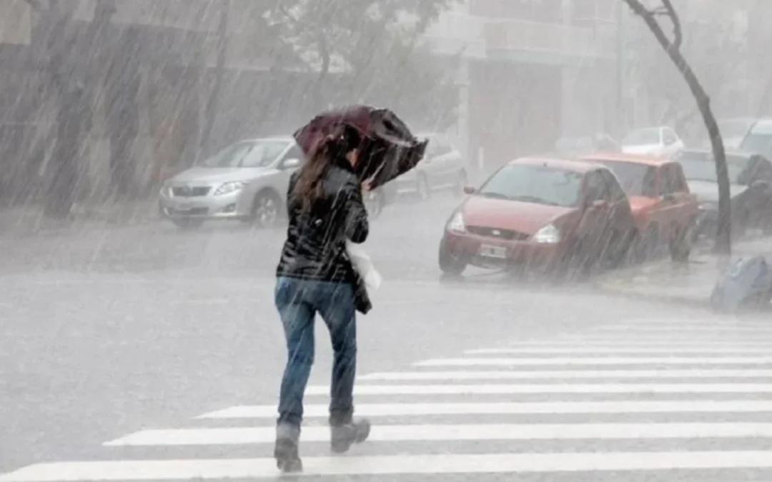 El invierno llegó con lluvias y habrá temperaturas más bajas