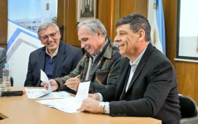 Firman de convenio entre AUBASA y la Universidad  Jauretche para la creación de un campus deportivo