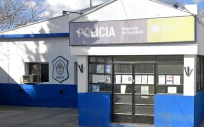 Denuncian a funcionarios policiales de la comisaría  2da por represión en un desalojo en Villa Argentina