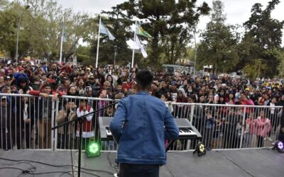 La Primavera se celebra en la Plaza Central