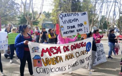 Movilización al municipio y puesta en marcha de la mesa  de diálogo por el derecho a la tierra y la vivienda digna