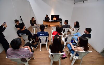 Estudiantes universitarios practican en Varela