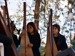 Una primavera con arpas y mateadas musicales