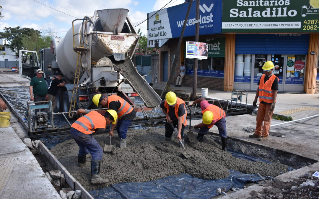 Monitorean la pavimentación en el barrio San Eduardo