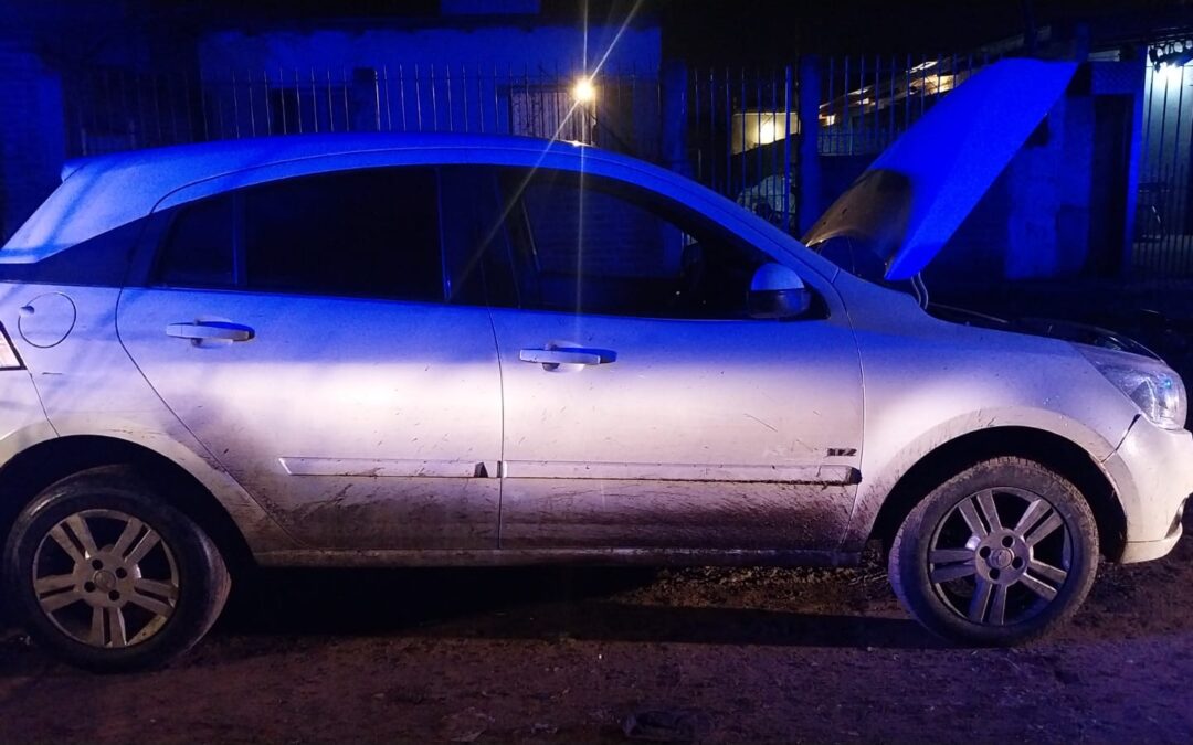 Anillo Digital: intercepción de auto robado en barrio Santa Rosa