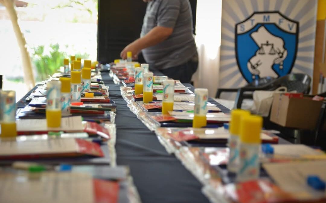 El Sindicato de Trabajadores Municipales entregó 900 kits escolares