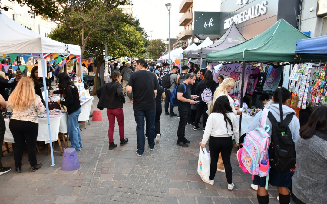 Llegó la V-Com a la Peatonal Monteagudo