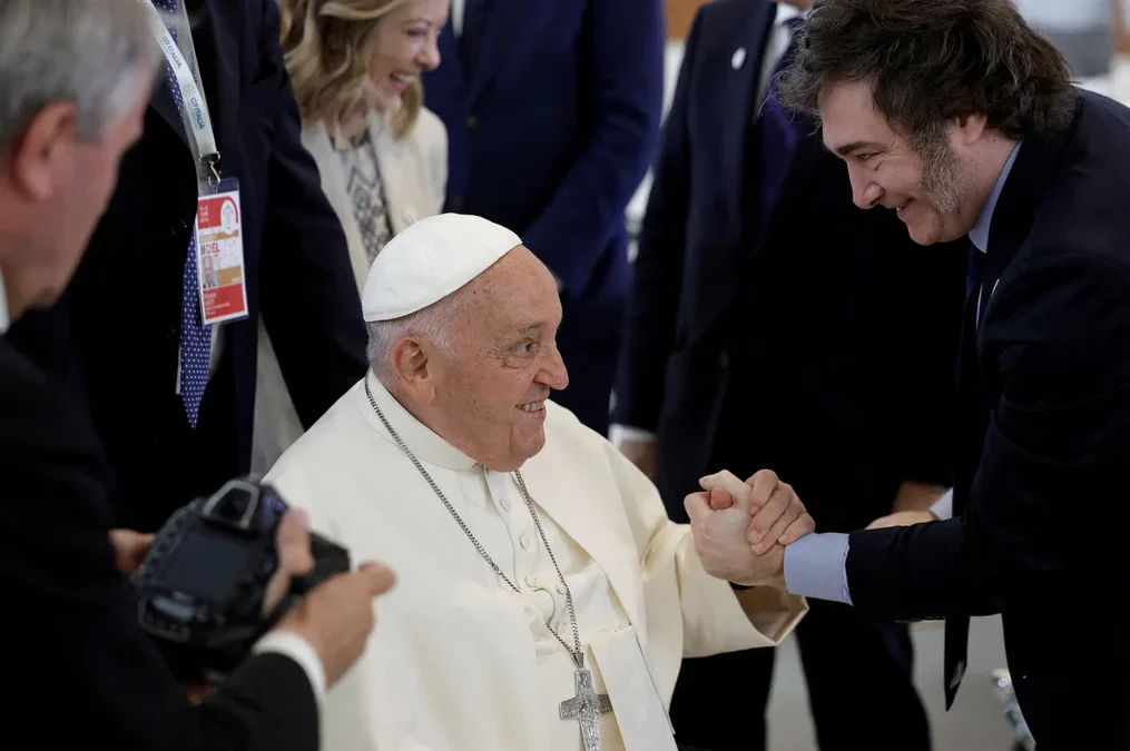 Javier Milei viaja al Vaticano para despedir al papa Francisco