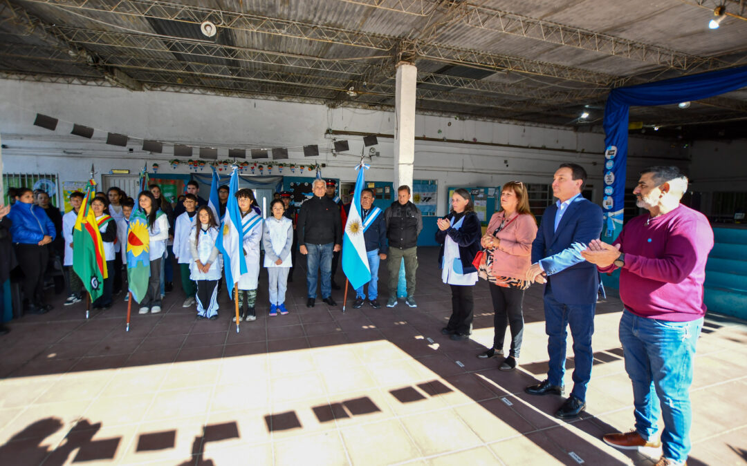 Homenaje a varelenses veteranos  de Malvinas en la Primaria Nº 23