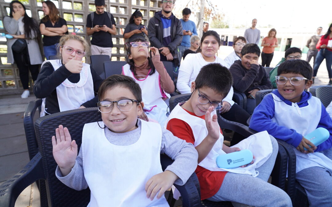 La Fundación Banco Provincia entregó  anteojos en la Escuela Primaria Nº 5