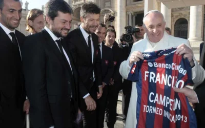 Francisco, el «Papa futbolero» que llevó a San Lorenzo en el corazón