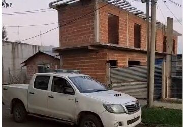 Robaron ganado en pie en La Plata y lo faenaron  en una obra en construcción del barrio Villa Luján