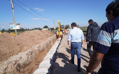 El Intendente monitoreó el avance de la pavimentación de la avenida Cariboni, una obra anunciada en Abril de 1997