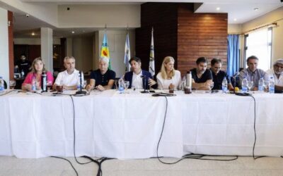 Axel Kicillof delegó en sus ministros el armado territorial