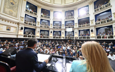 Kicillof pide endeudarse por el equivalente en pesos a U$S 1.045 millones y suspender deudas municipales del Covid