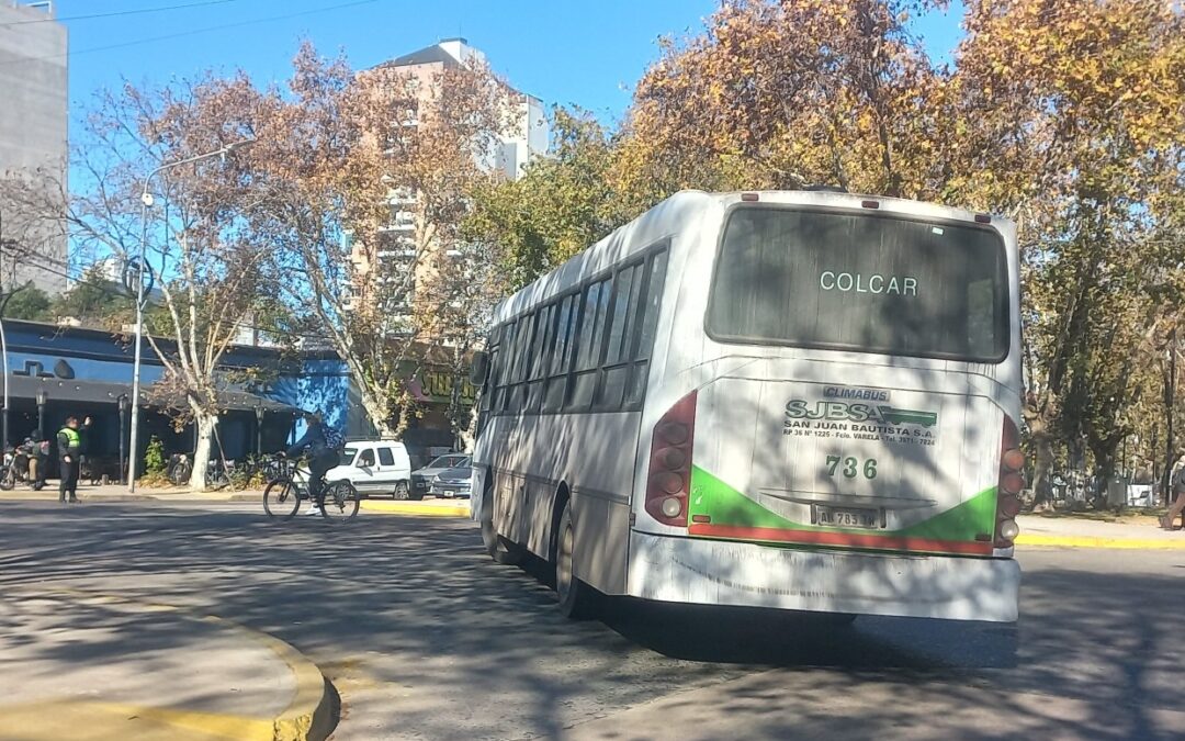 Colectivos inseguros: circulan sin impedimentos en Florencio Varela