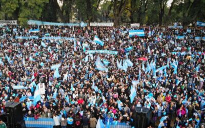 Mensaje de Cristina en el “banderazo” de Parque Lezama: críticas al plan económico de Milei y llamado a organizarse para “volver”