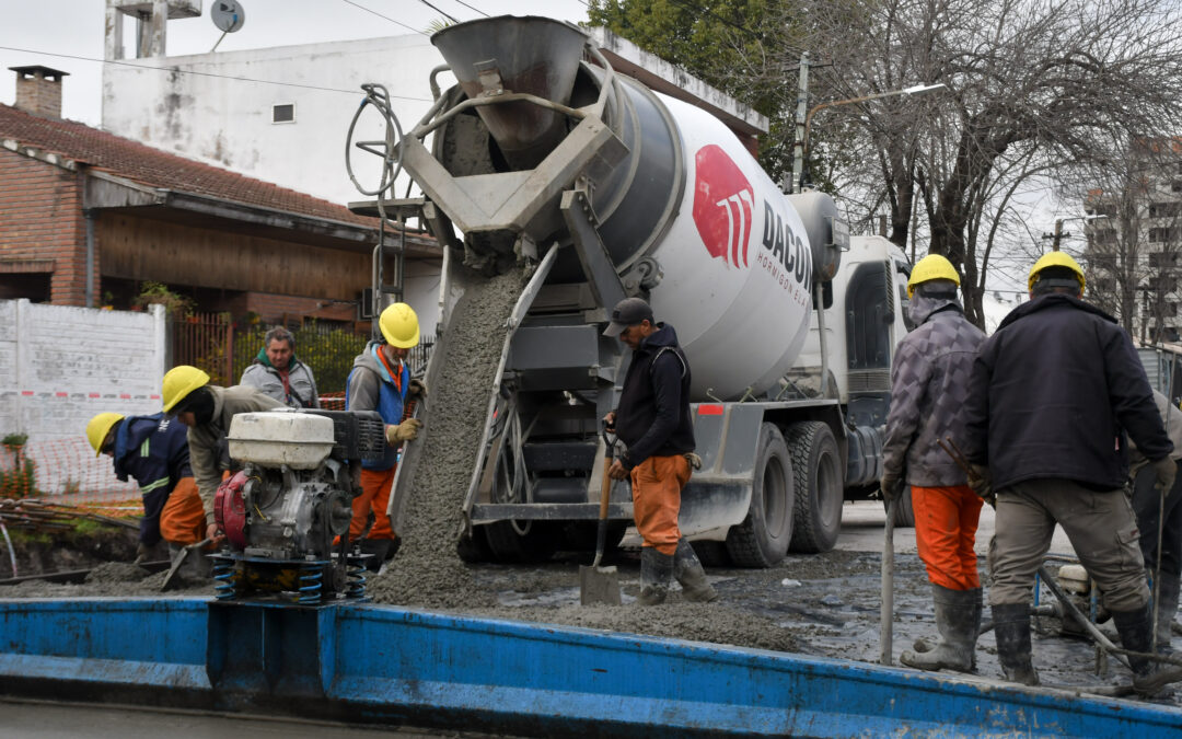 Reconstrucción de asfaltos en la zona céntrica del partido