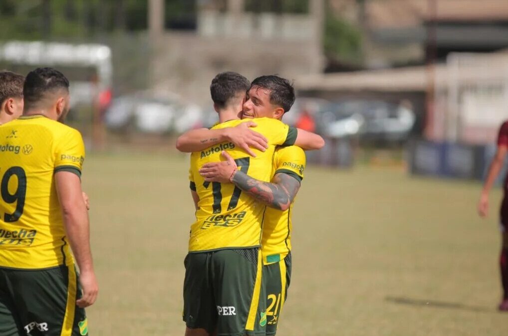 Vitória Cup: defensa y justicia culminó su gira en Brasil de forma exitosa