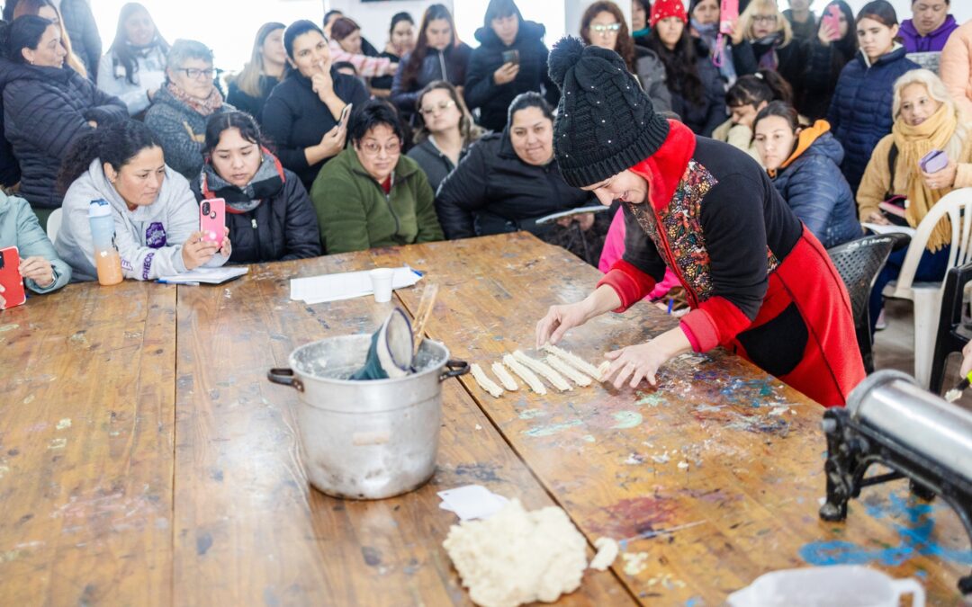 Con gran convocatoria se inició el taller gratuito de panadería y respostería: Imágenes que hablan solas