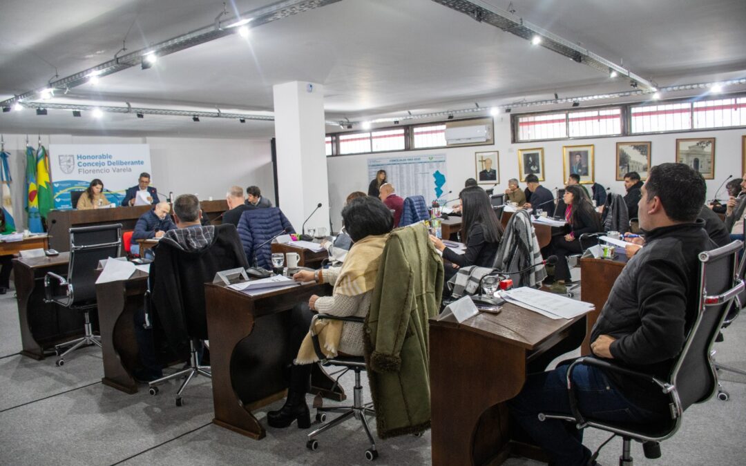 El Concejo Deliberante prorrogó por 180 días la concesión de  dos líneas de colectivos y homenajeó a Campeonas del Mundo