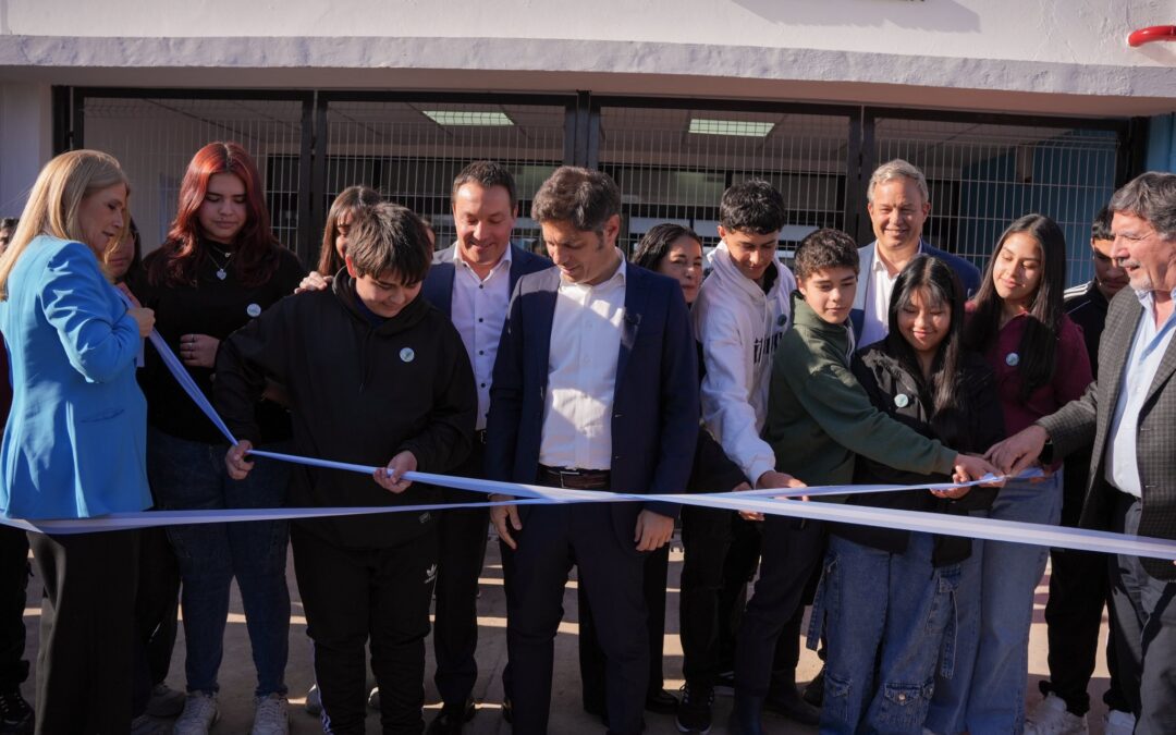 Kicillof y Watson inauguraron la Escuela Secundaria Nº 15 del barrio La Capilla