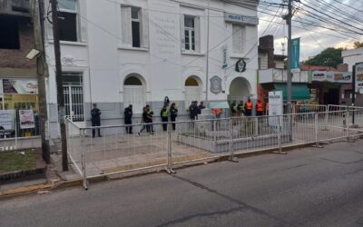 Allanamiento en la Comisaría 1º con detenidos y pedidos de capturas