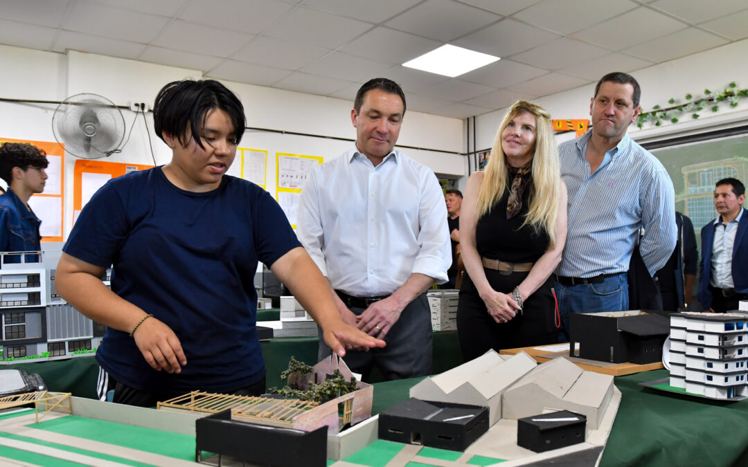 Exposición, intercambio y presentación  de trabajos finales en la Técnica Nº4