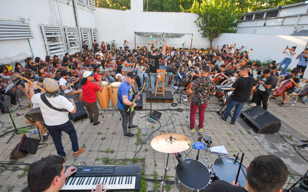 «Los Charros» en Florencio Varela:  Una noche de clásicos reversionados