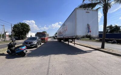 El misterioso tramo de la Ruta 53: Una amplia playa de estacionamiento