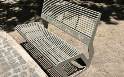 Nuevos bancos en el boulevard San Martín: La señal que no se ve