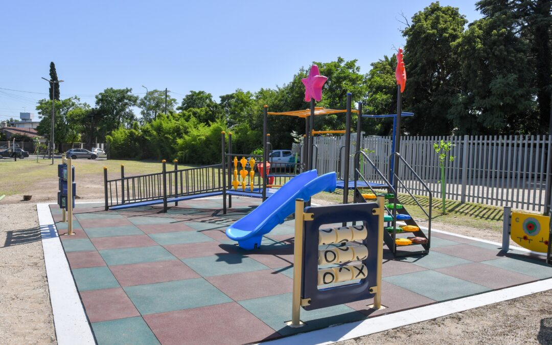 Equipamiento urbano para la plaza de la Casa de la Provincia