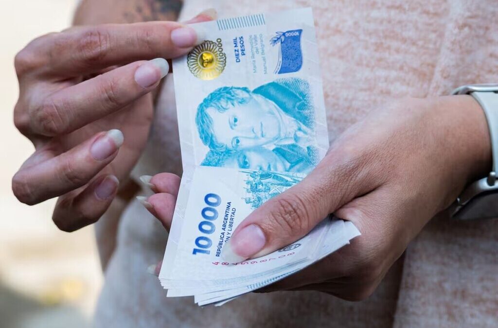 Los salarios registrados volvieron a quedar por debajo de la inflación