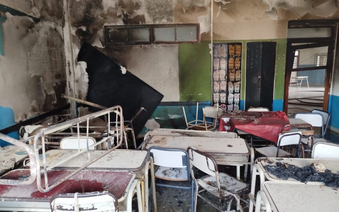 Incendiaron la Escuela Primaria Nº 67