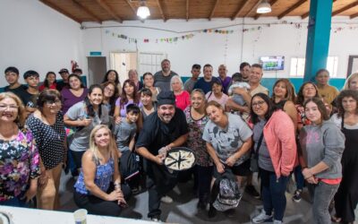 Salida laboral: Cursos de empanadas árabes y manicura