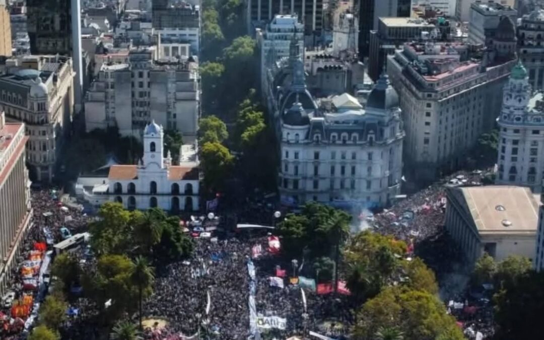 El acto por los 50 años del Golpe  fue masivo, con un reclamo central  sobre las víctimas y críticas a Milei