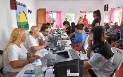 Cientos de varelenses resolvieron trámites  en el operativo gratuito de documentación