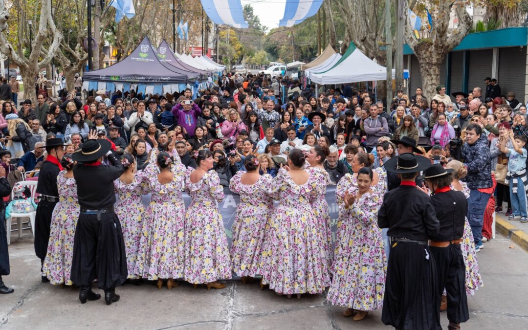 25 de Mayo: bailes, banderas y una fiesta popular en familia
