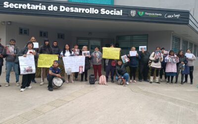 Nueva protesta frente a Desarrollo Social por  el paradero de una niña separada de su familia