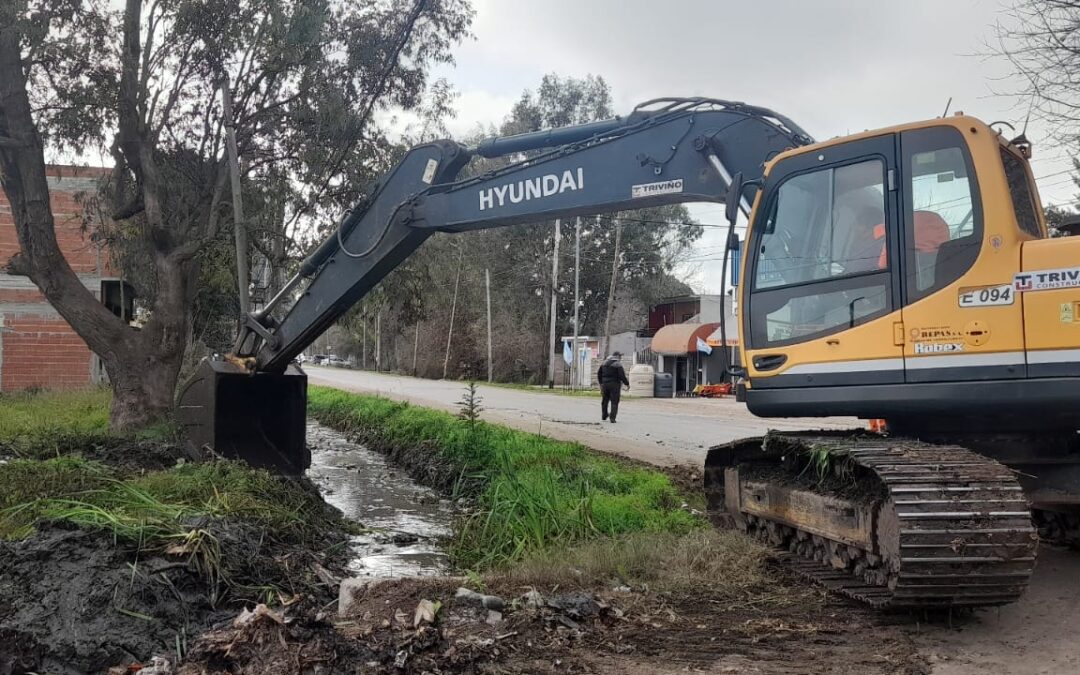 Retomaron la pavimentación de la Av. Cariboni