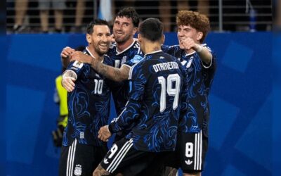 La Selección Argentina se enfrenta  con Inglaterra en busca de un lugar  en la gran final del Mundial 2026