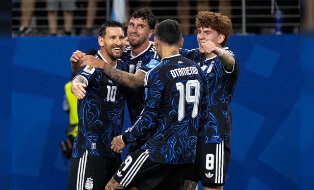 La Selección Argentina se enfrenta  con Inglaterra en busca de un lugar  en la gran final del Mundial 2026